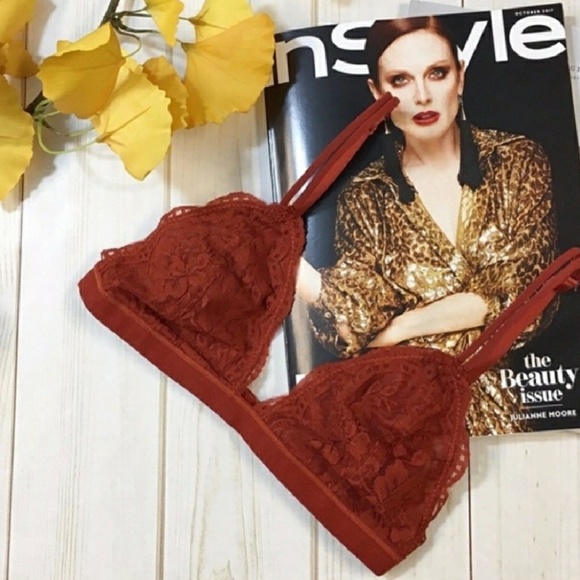 Triangle Lace Bralettes - Picture 2 of 5